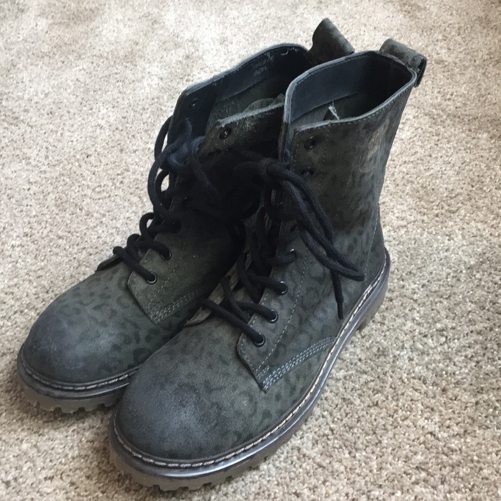 Leopard combat boots